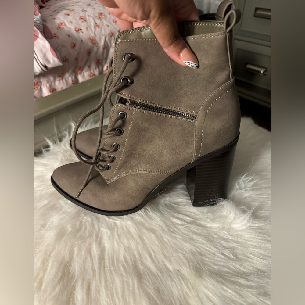 Gray booties - Picture 5 of 7